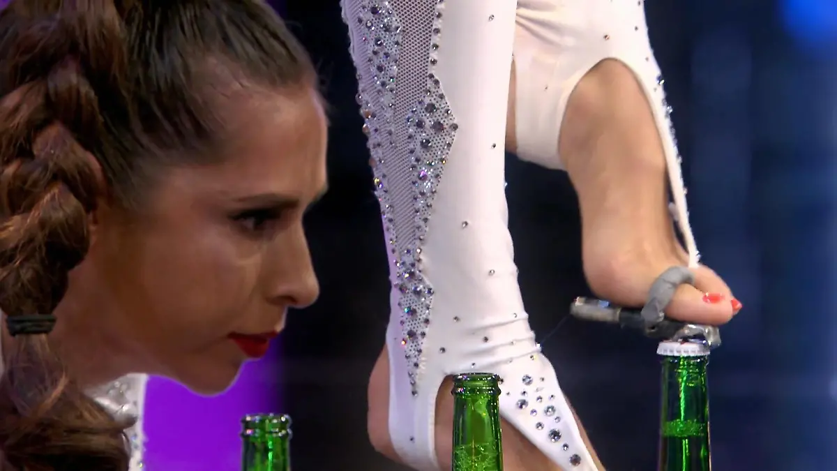 Ruslana kann sich verbiegen wie keine andere Frau Schlangenfrau bei "Das Supertalent"