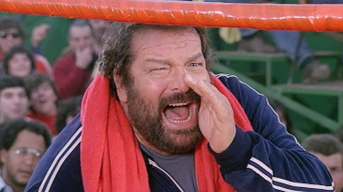 Bud (Bud Spencer) feuert seinen Schützling Giorgio im Ring an. Wird seine große Hoffnung den ersten Kampf gewinnen?