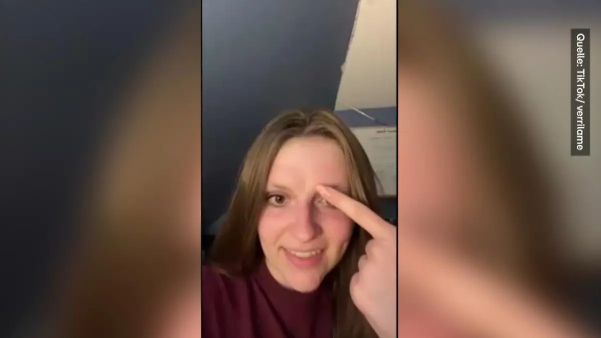 Kaley zeigt auf Narbe