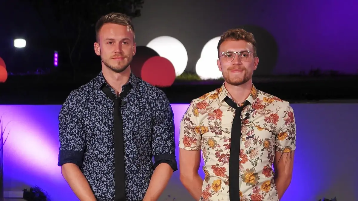 Zwei Männer stehen im Finale Eine emotionale Entscheidung