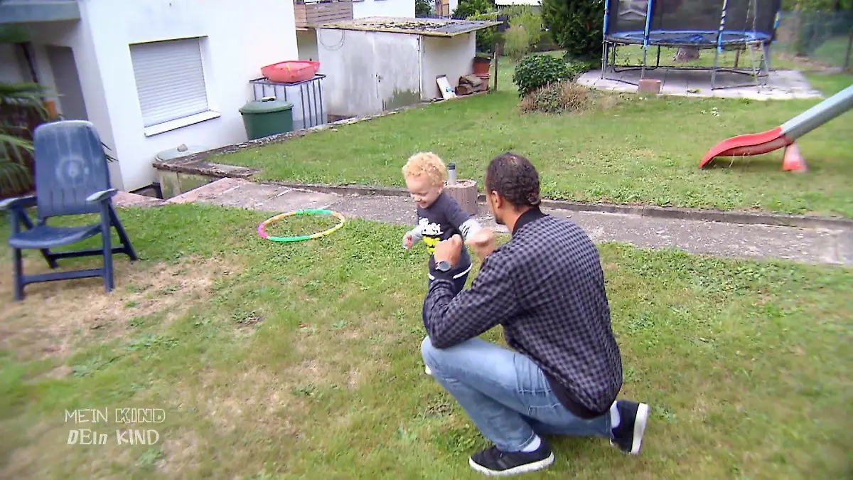 Muss ein Mann von einem Mann erzogen werden? John und Celine