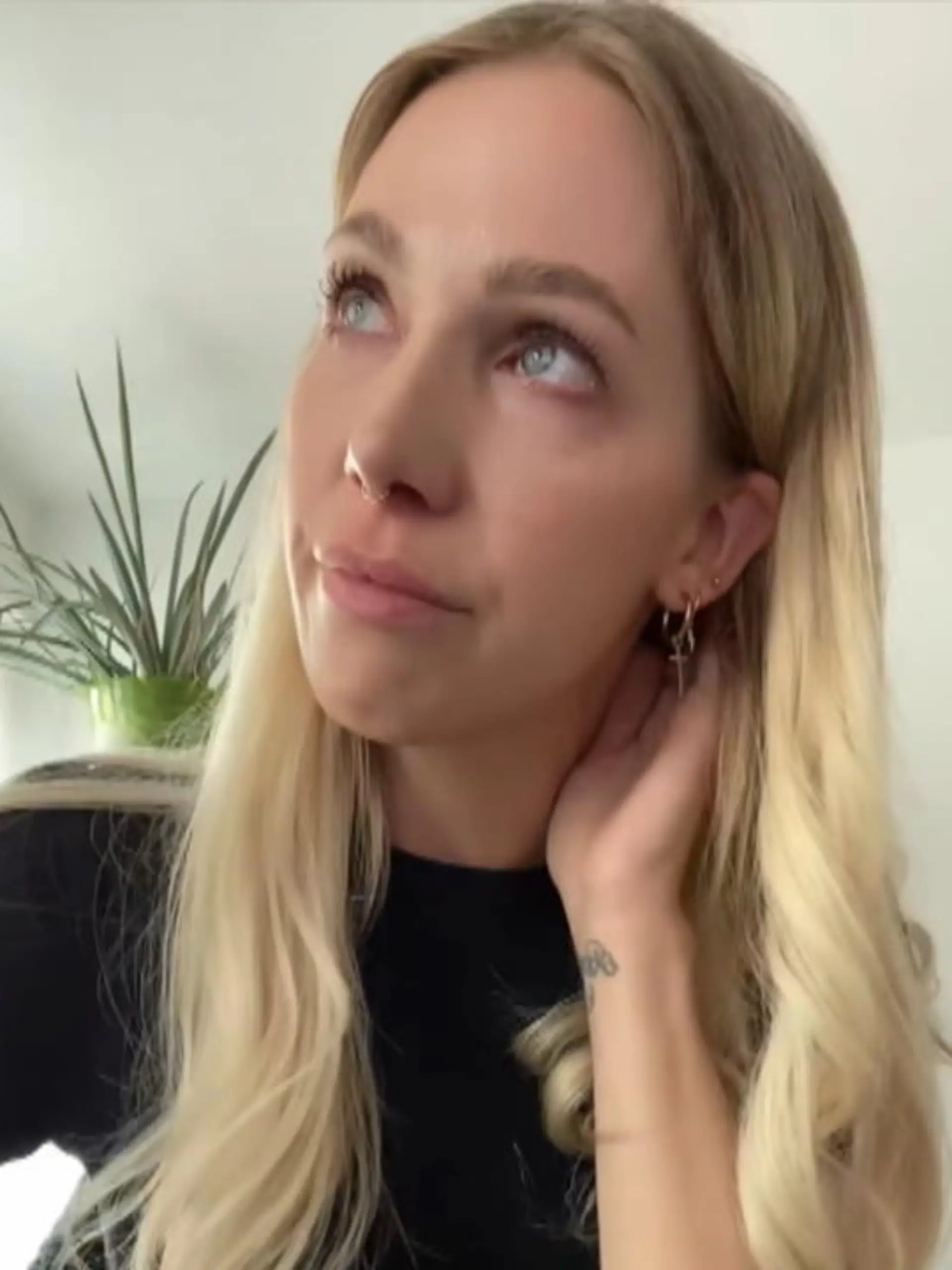 Schockierende Einblicke auf Tiktok! Die Frau geht viral, als sie von ihrem Alltag aus einer Beratungsstelle für Betroffene von Menschenhandel, Zwangsheirat und FGM erzählt. Ihre Worte erschüttern viele Menschen.