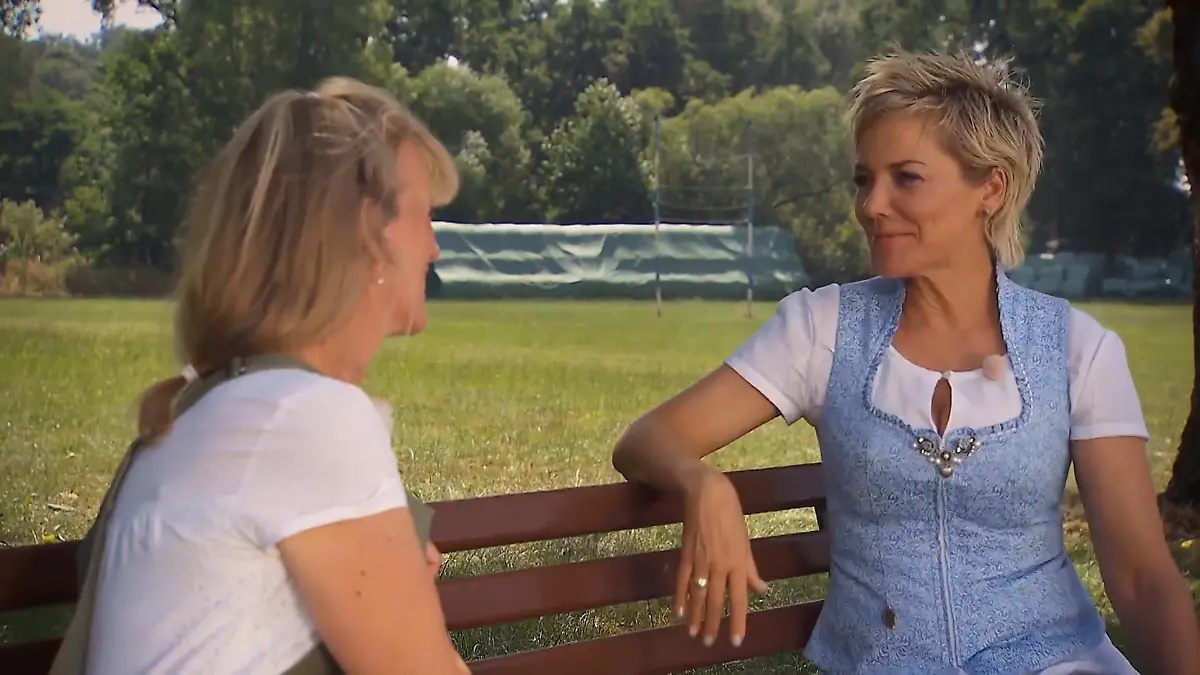 Steffi offenbart Inka Bause ihre Gefühle Frauengespräch bei "Bauer sucht Frau"