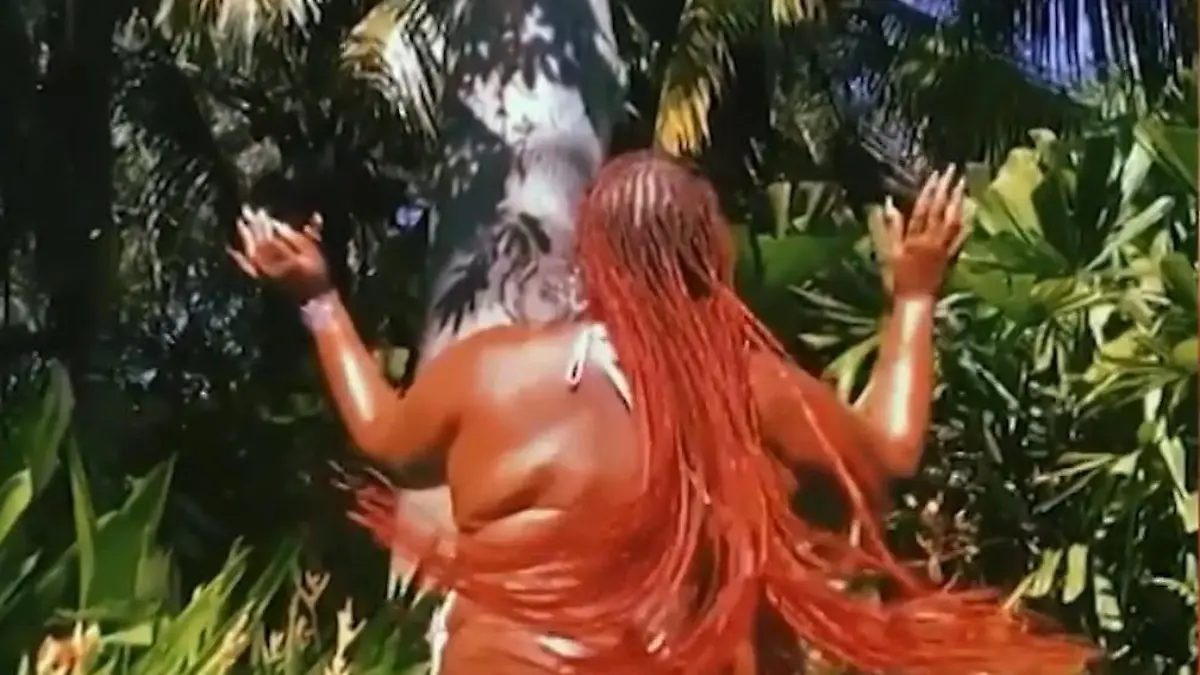 Sängerin Lizzo zieht blank Freizügige Tanzshow