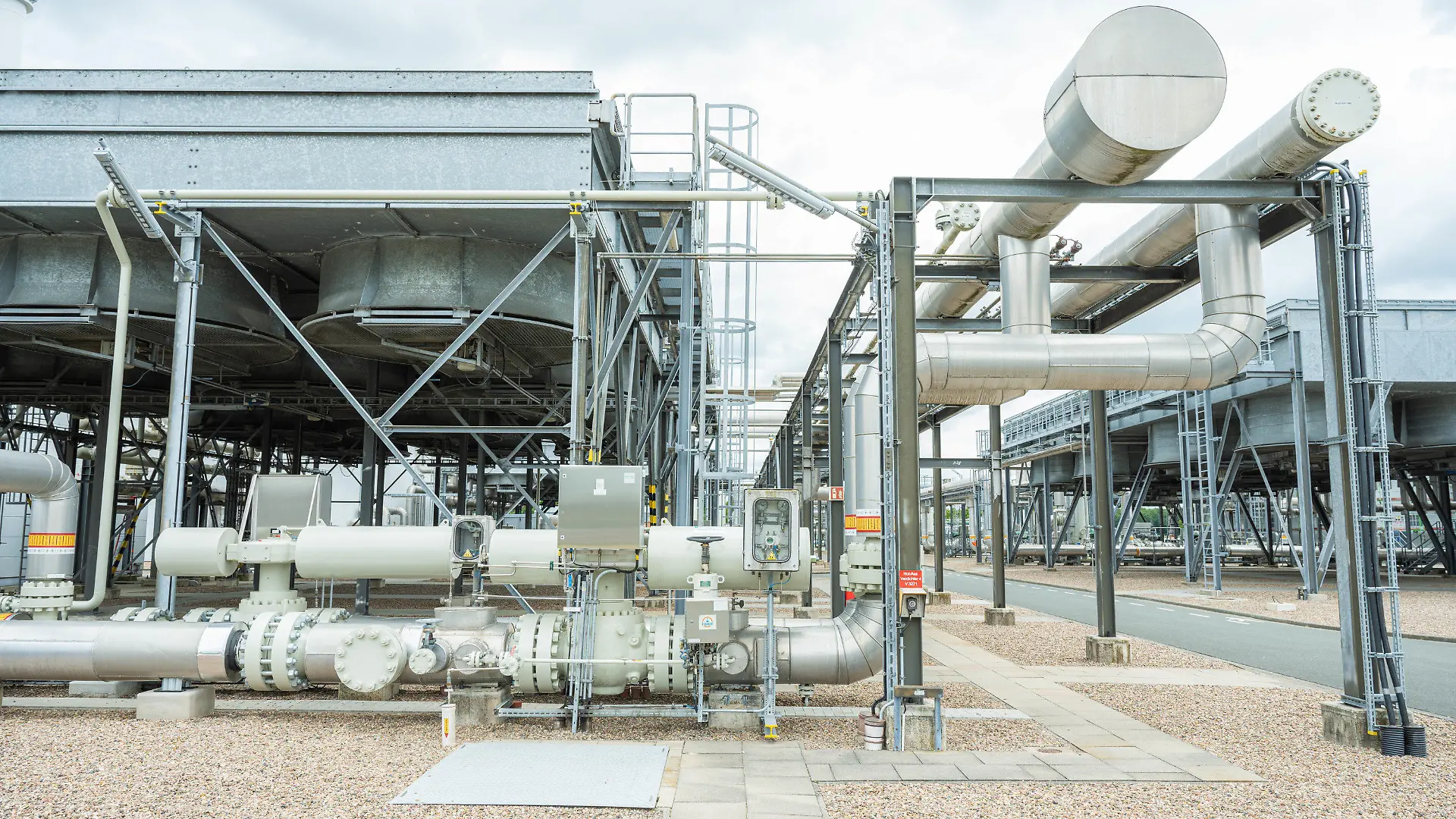 06.07.2022, Niedersachsen, Rehden: Die Technik vom Astora Gasspeicher in Rehden. Foto: Mohssen Assanimoghaddam/dpa +++ dpa-Bildfunk +++
