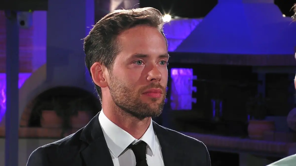 Wer darf seine Krawatte behalten? Prince Charming