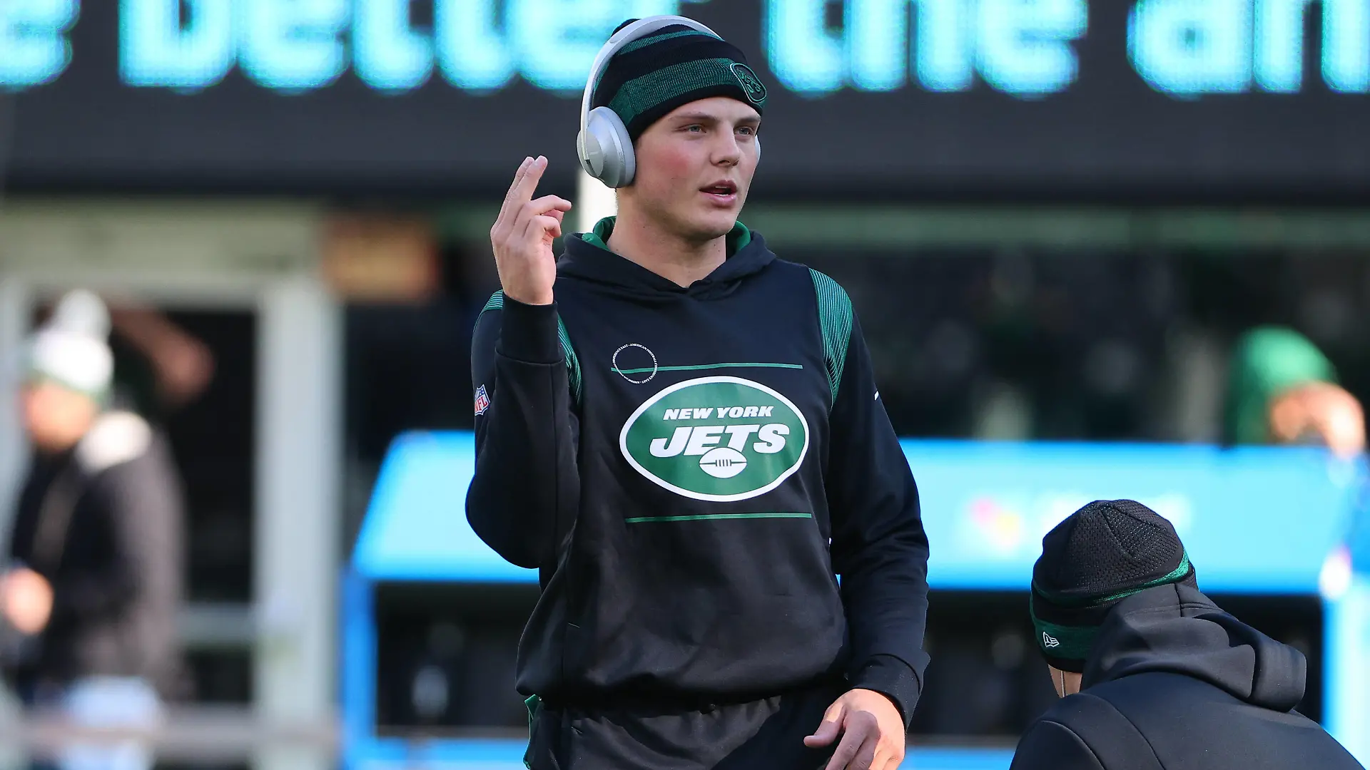 EAST RUTHERFORD, NJ - DECEMBER 26: New York Jets quarterback Zach Wilson 2 warms up prior to the National Football League game between the New York Jets and the Jacksonville Jaguars on Decsmber 26, 2021 at MetLife Stadium in East Rutherford, NJ. Photo by Rich Graessle/Icon Sportswire NFL, American Football Herren, USA DEC 26 Jaguars at Jets Icon211226196