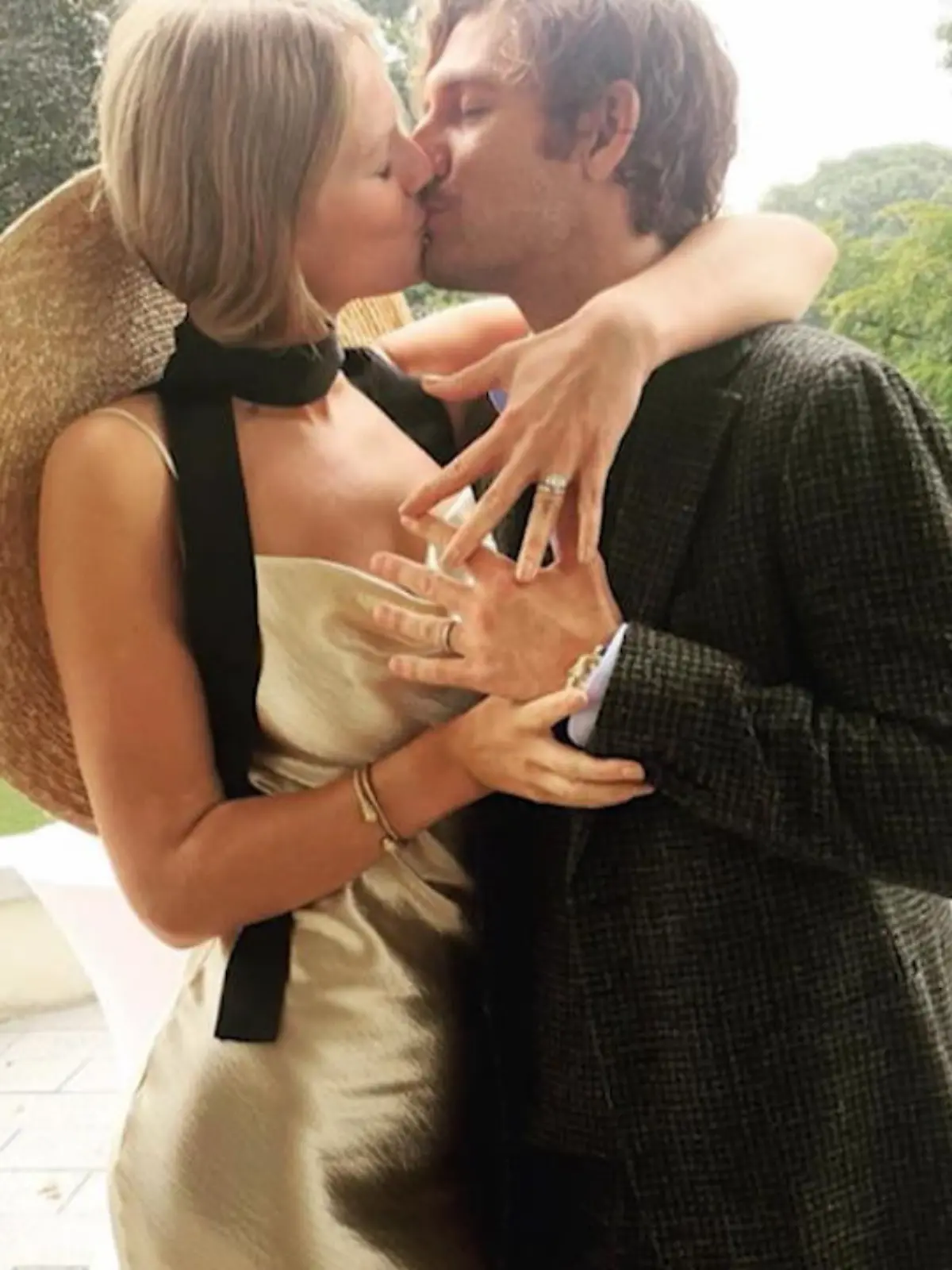 Bild zu: "Alex Pettyfer ist endgültig in festen Händen!"