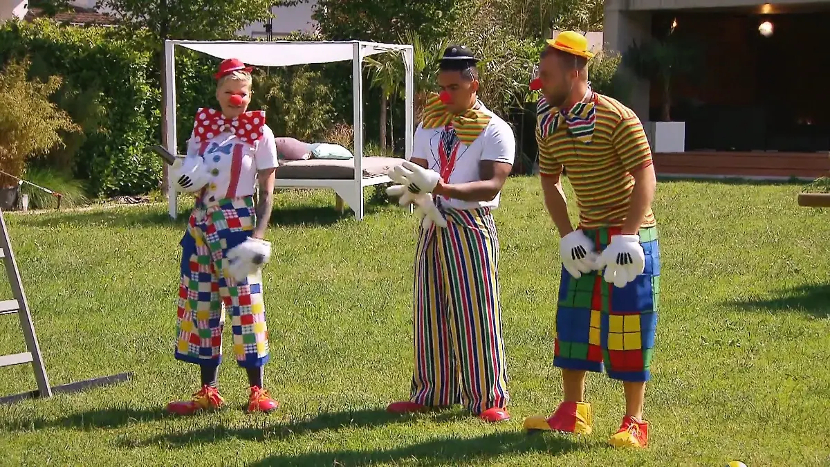 Dieser Zirkus ist für die Kandidaten nicht zum Lachen Spiel: Größenwahn