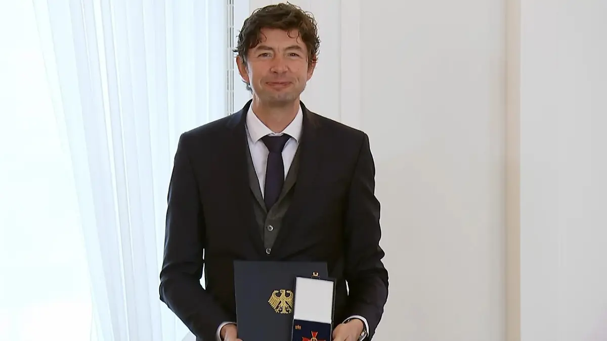 Bundesverdienstkreuz für Christian Drosten Besondere Auszeichnung für Virologen