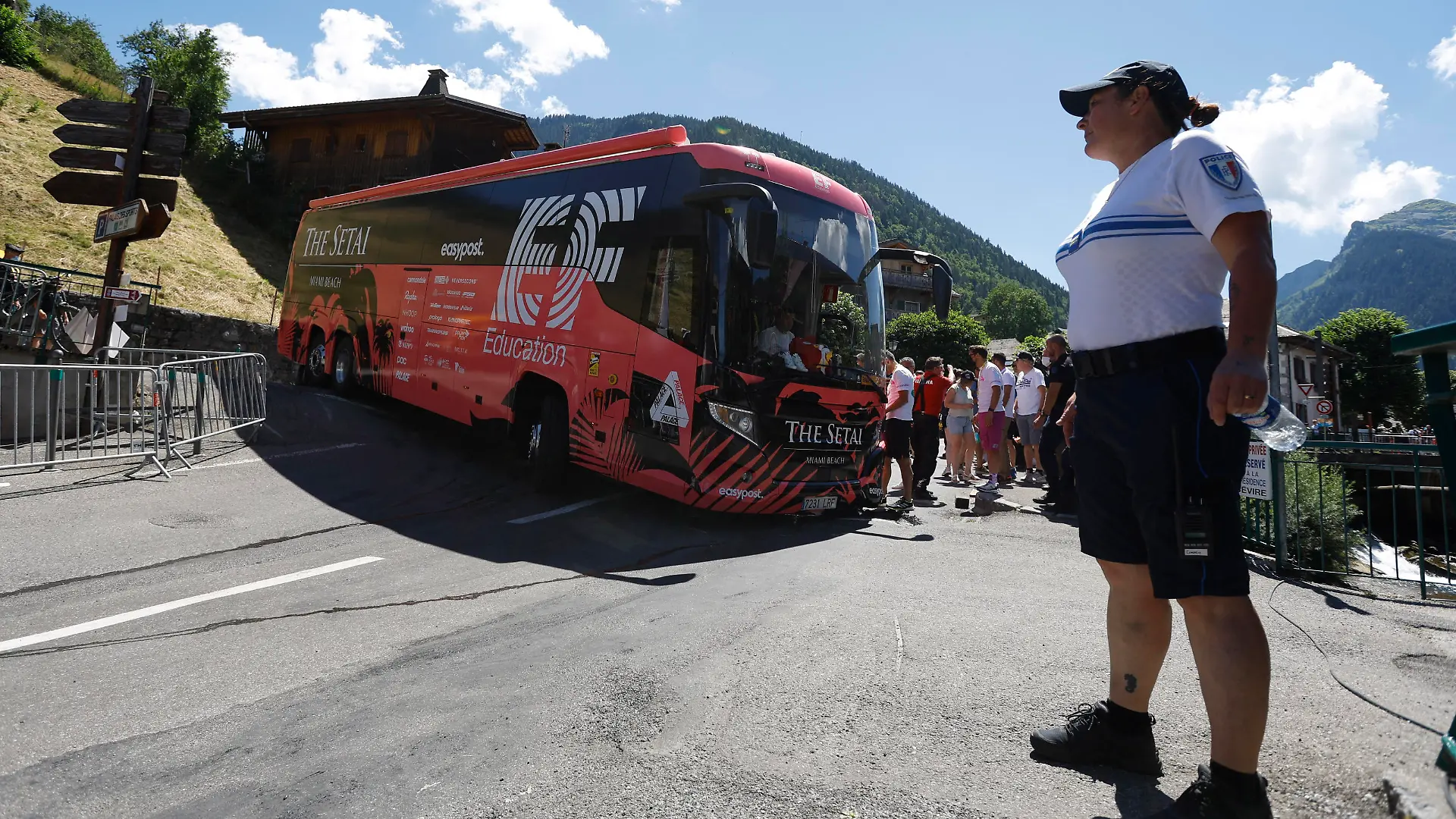 Cycling - Tour de France - Stage 10 - Morzine les Portes du Soleil to Megeve - France - July 12, 2022 EF Education-EasyPost bus team is pulled by a truck after getting stuck before stage 10 REUTERS/Gonzalo Fuentes