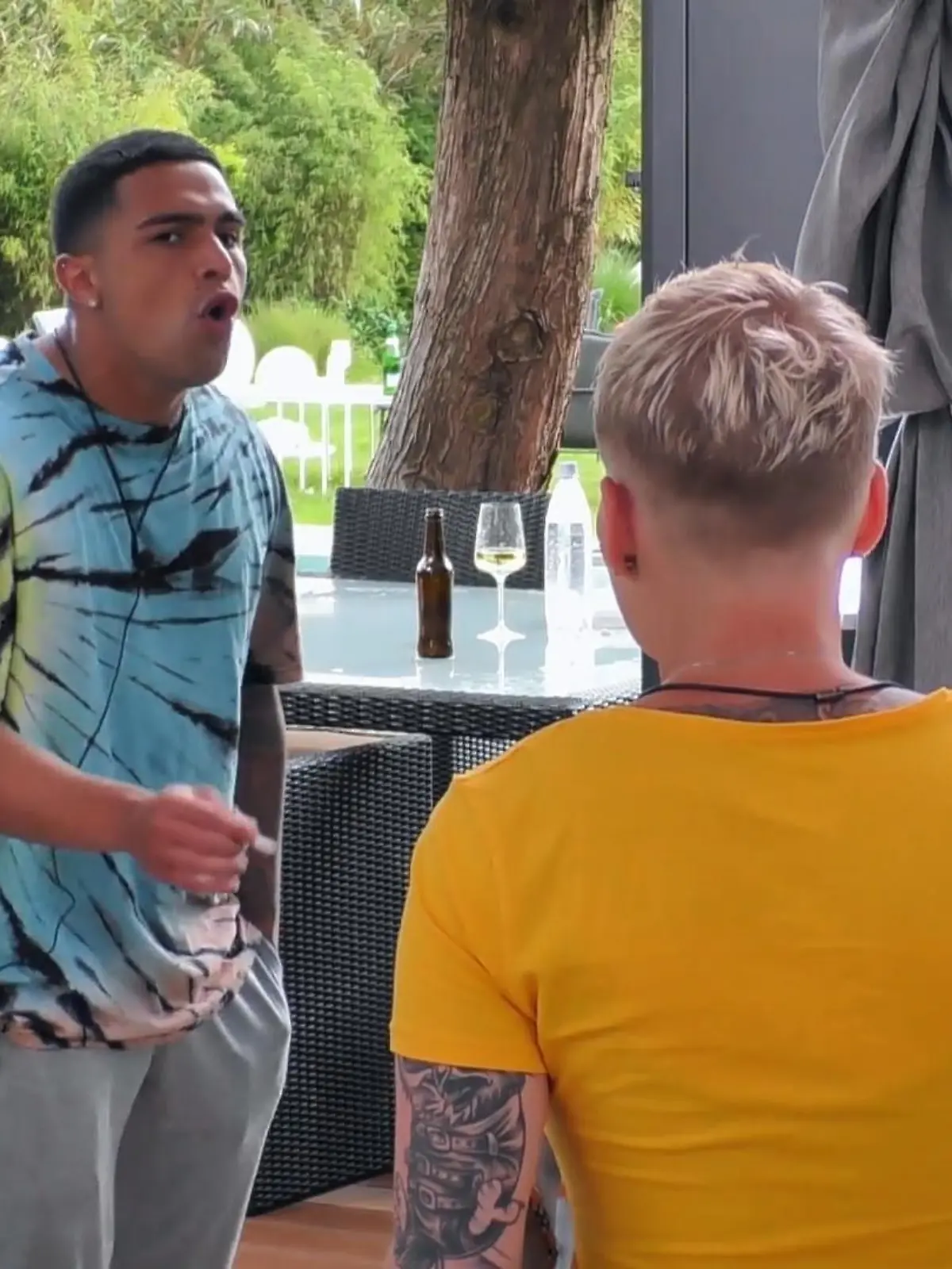 Bild zu: "Alex rastet aus"