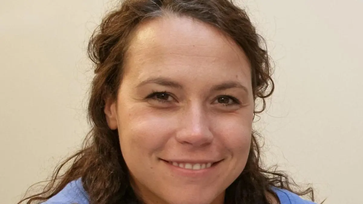 Schauspielerin Ulrike Röseberg mit Gastgeber und Schauspieler Jörg Rohde.