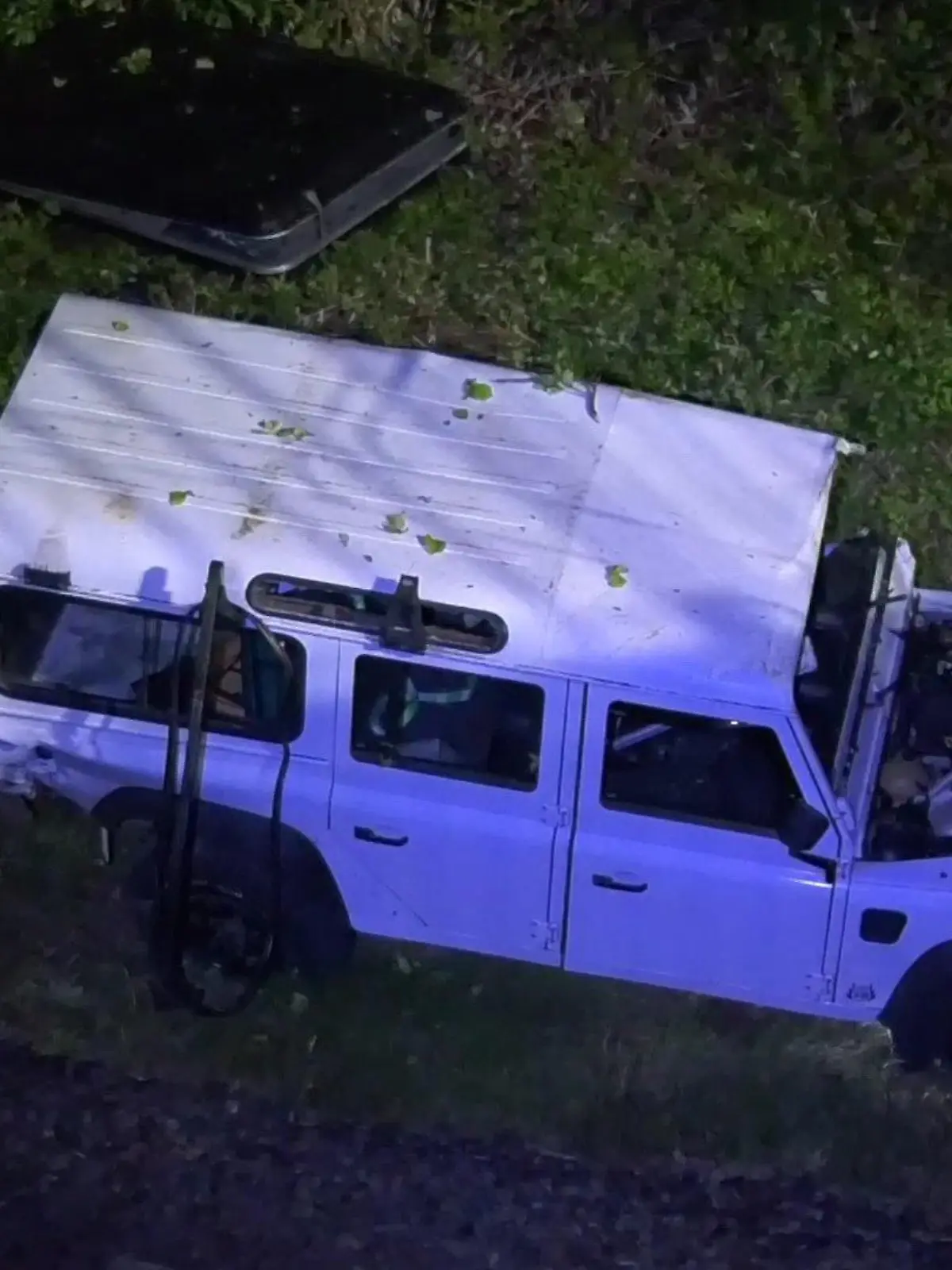 Gegen 2 Uhr wollte die Polizei den Fahrer des weißen Land Rovers kontrollieren.