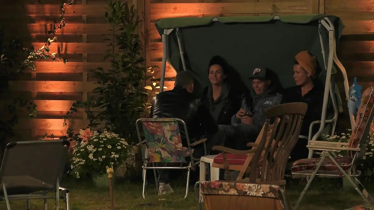 Lästerei im Sommerhaus Andrej Mangold und Co. gegen Eva