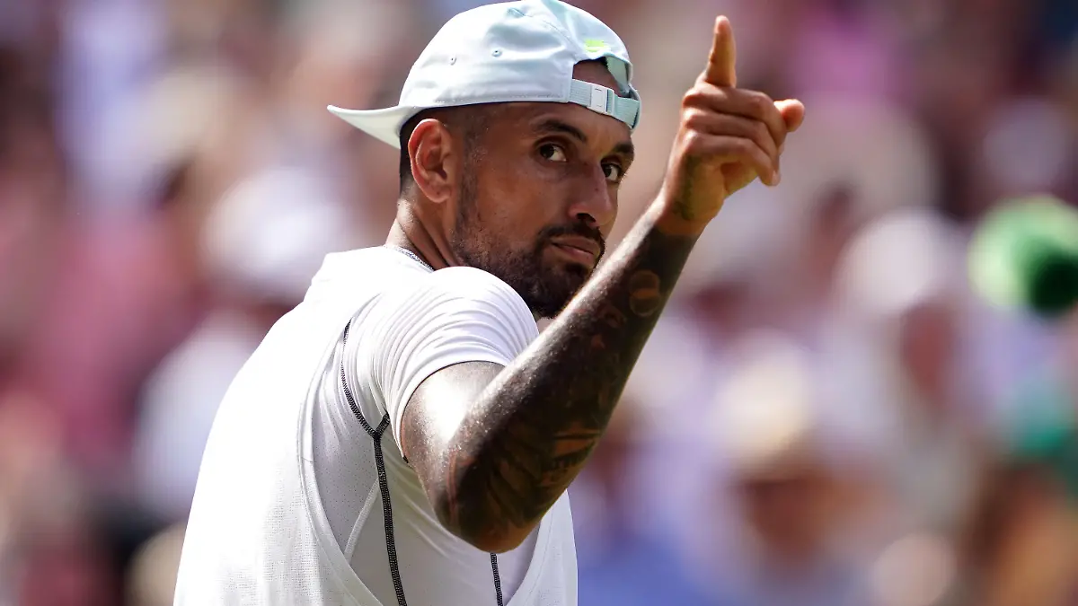 10.07.2022, Großbritannien, London: Tennis: Grand Slam/WTA-Tour/ATP-Tour - Wimbledon, Einzel, Herren, Finale, Djokovic (Serbien) - Kyrgios (Australien): Nick Kyrgios reagiert während des Spiels. Foto: John Walton/PA Wire/dpa +++ dpa-Bildfunk +++