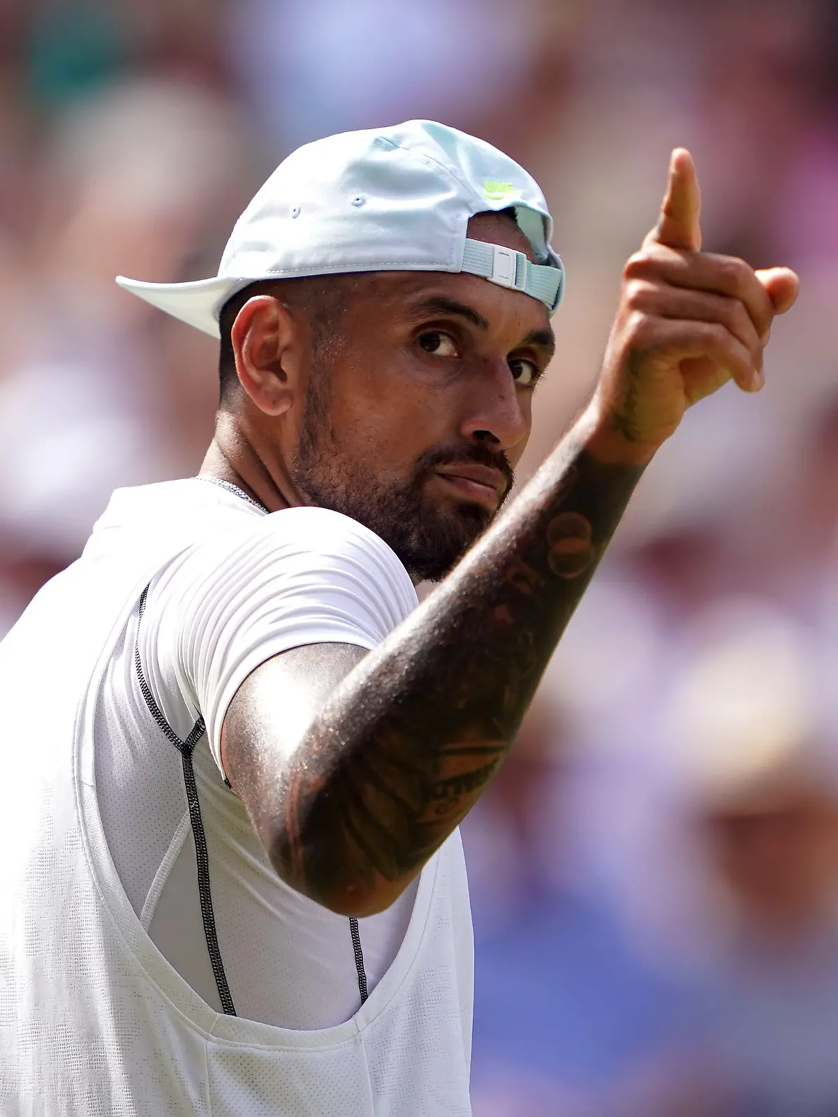 10.07.2022, Großbritannien, London: Tennis: Grand Slam/WTA-Tour/ATP-Tour - Wimbledon, Einzel, Herren, Finale, Djokovic (Serbien) - Kyrgios (Australien): Nick Kyrgios reagiert während des Spiels. Foto: John Walton/PA Wire/dpa +++ dpa-Bildfunk +++