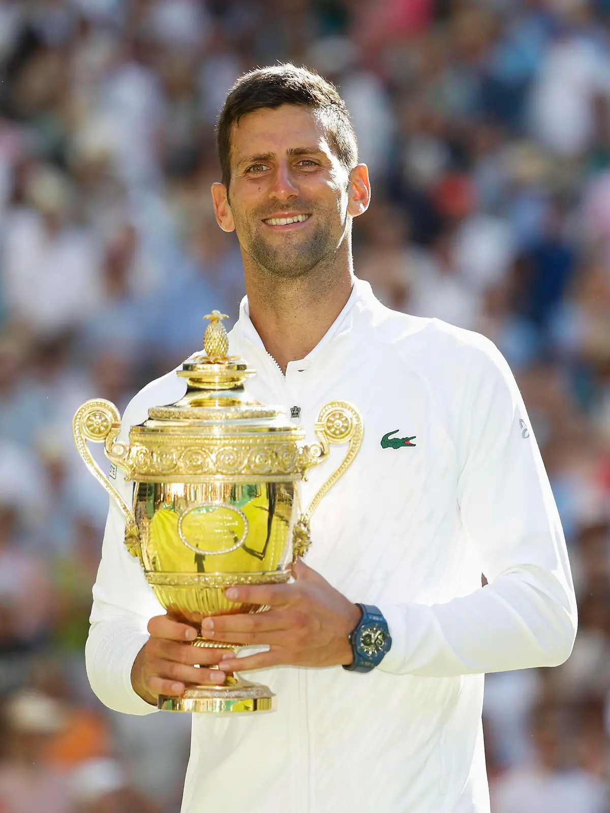  Novak Djokovic SRB mit dem Pokal, Trophäe, Siegerehrung, Praesentation Tennis - Wimbledon 2022 - Grand Slam ITF / ATP, Tennis Herren / WTA, Tennis Damen - AELTC - London - - Great Britain - 10 July 2022. *** Novak Djokovic SRB with the cup, trophy, award ceremony, presentation Tennis Wimbledon 2022 Grand Slam ITF ATP WTA AELTC London Great Britain 10 July 2022 Copyright: xJuergenxHasenkopfx