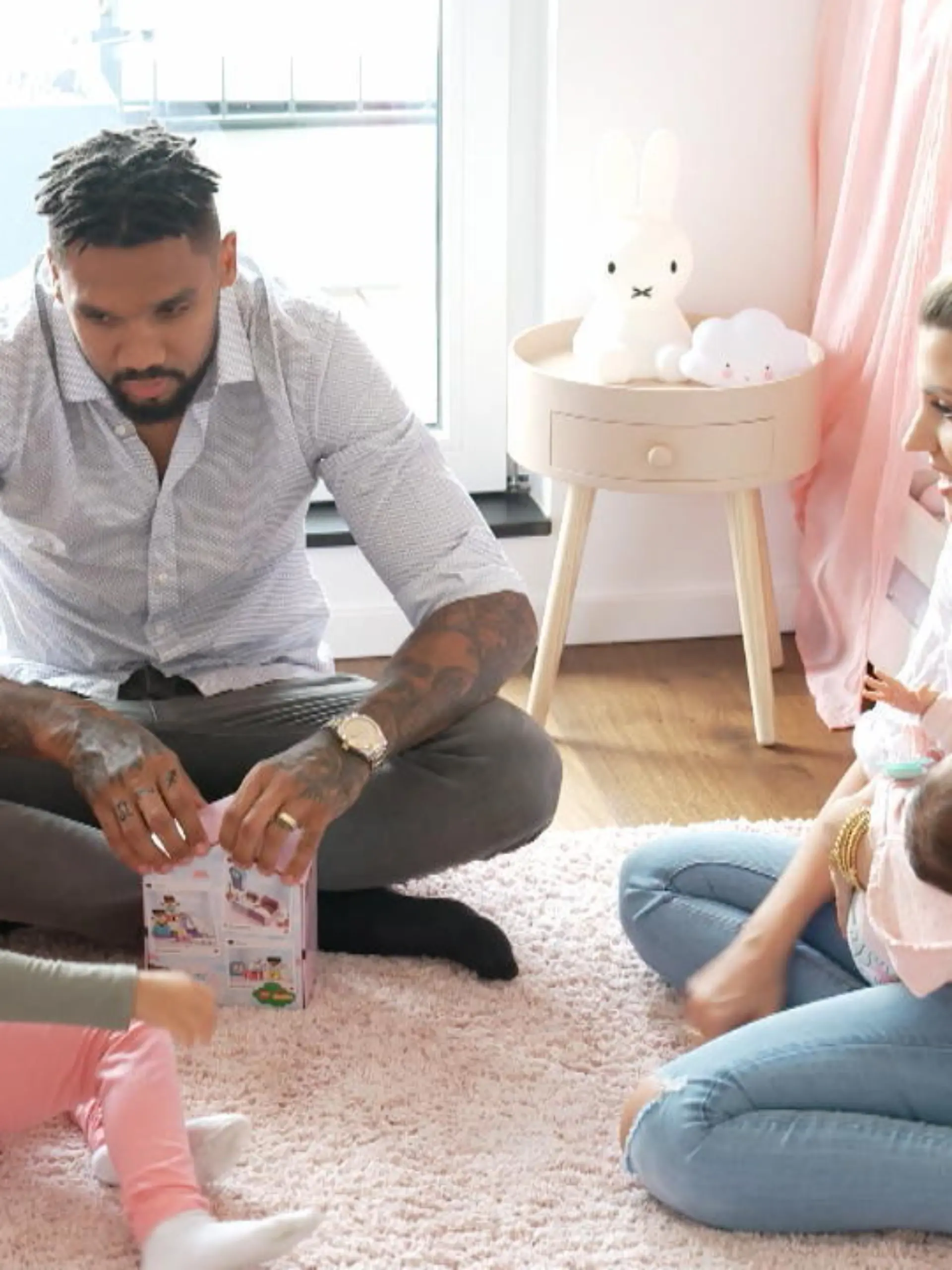 Bild zu: "Eifersucht bei Mia-Rose? So ist das Leben zu viert"
