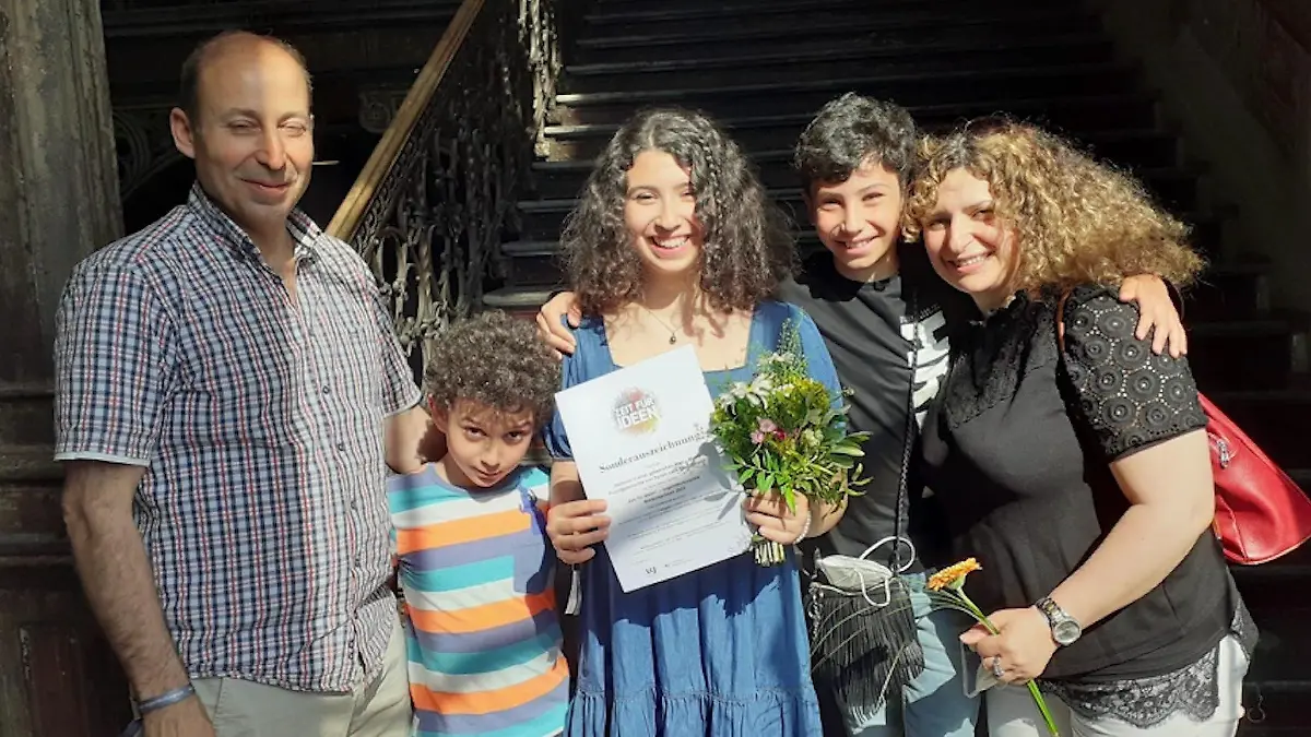 Malak hat den Jugendkulturpreis Niedersachsen gewonnen. Ihre Familie ist stolz auf sie.