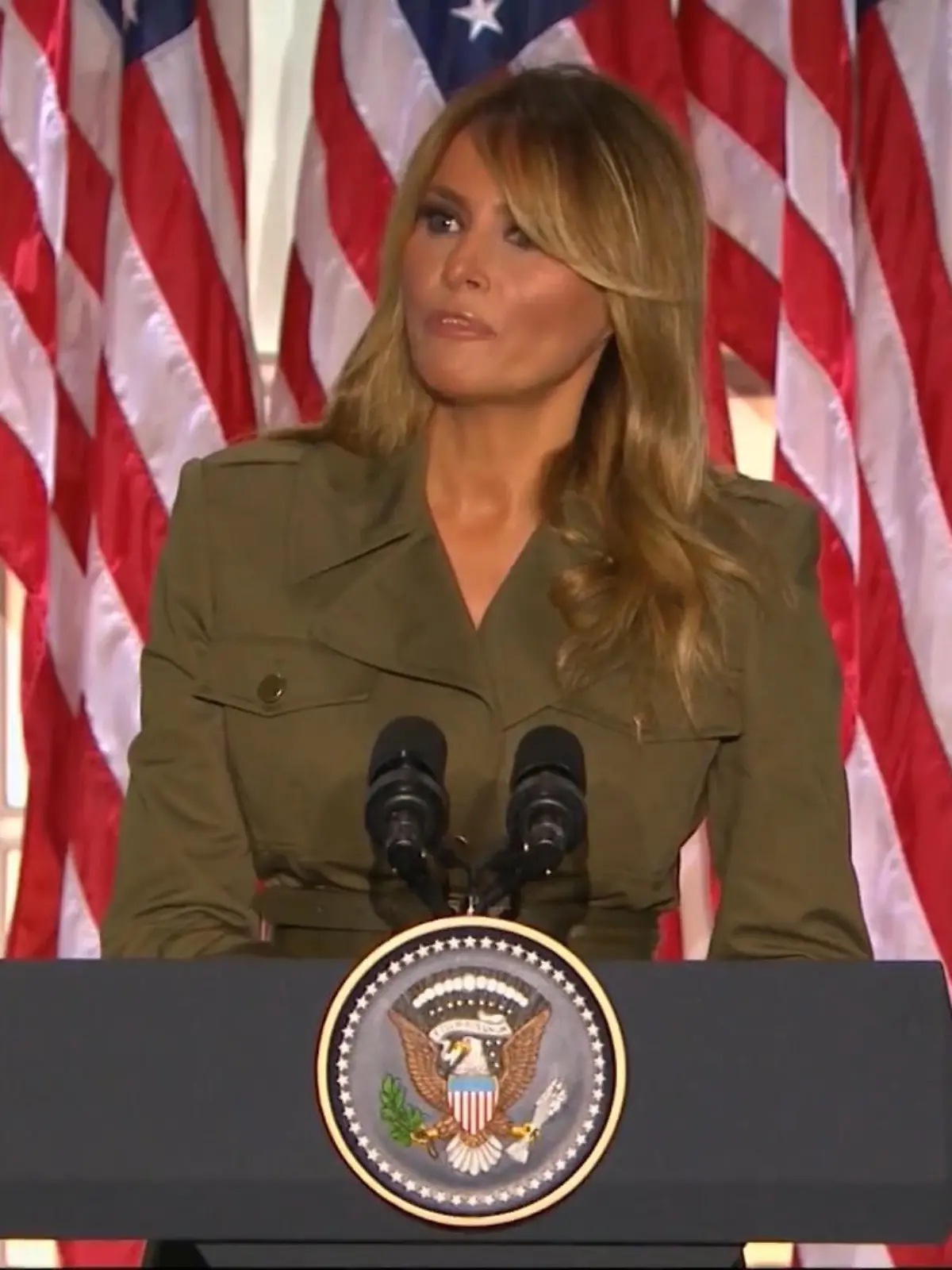 Bild zu: "Melania Trump lobt ihren Gatten Donald Trump"
