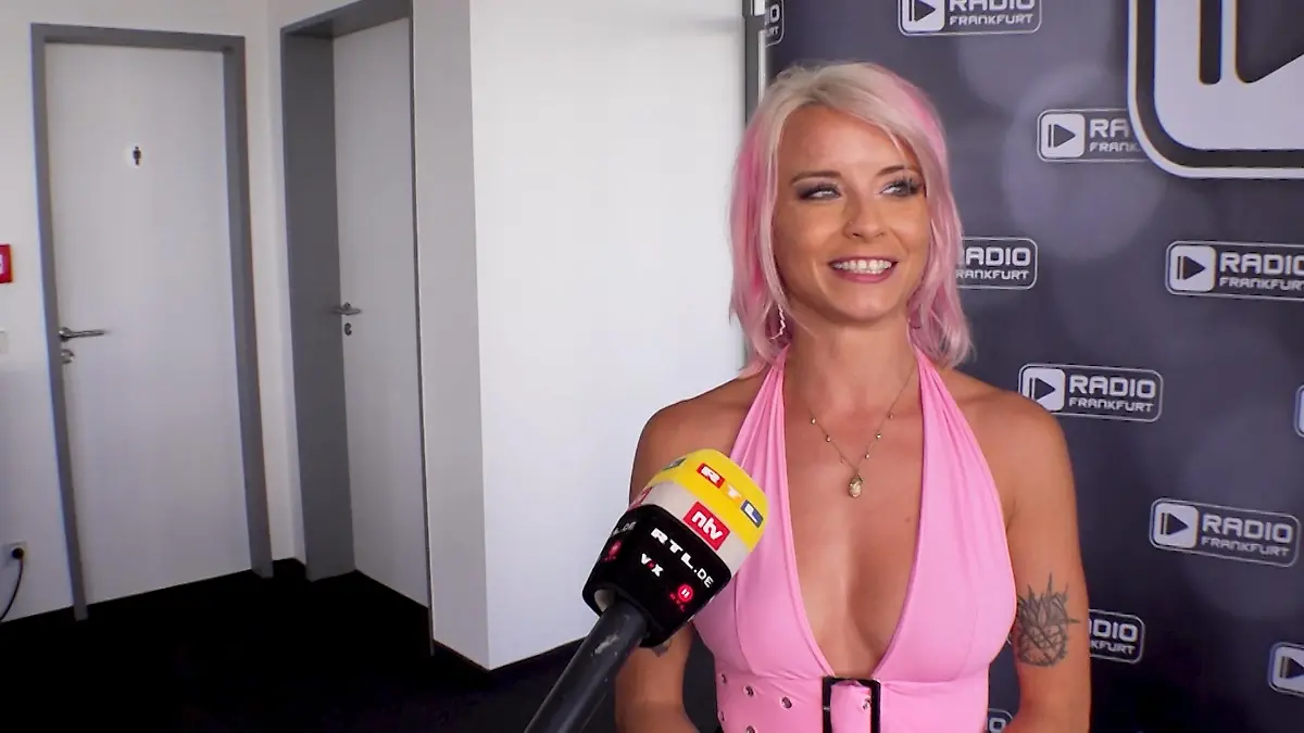 Warum Mia Julia Nacktfotos ins Internet stellt Hüllenlos auf "OnlyFans"