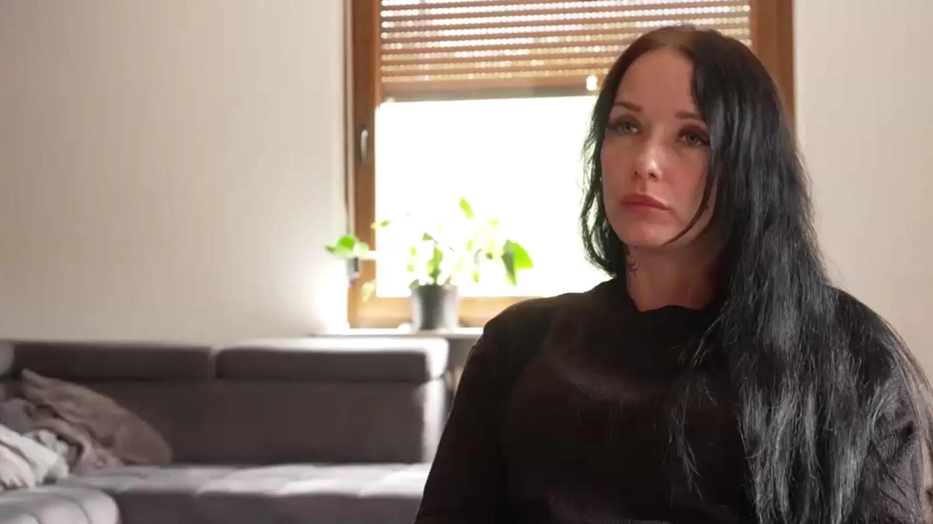 Einars Mutter Carmen macht sich große Sorgen um ihren Sohn.