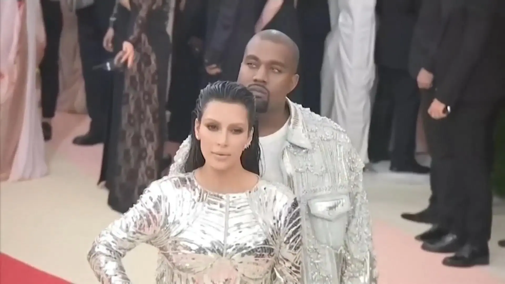 Kim Kardashian und Kanye West leben aktuell getrennt Die beiden bewegen sich auf eine Scheidung zu