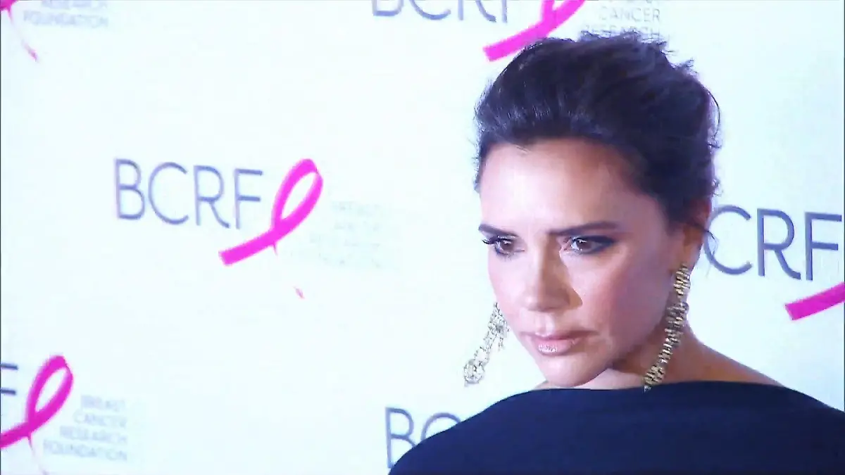 Victoria Beckham muss 20 Mitarbeiter feuern Modelabel von Corona-Krise hart getroffen