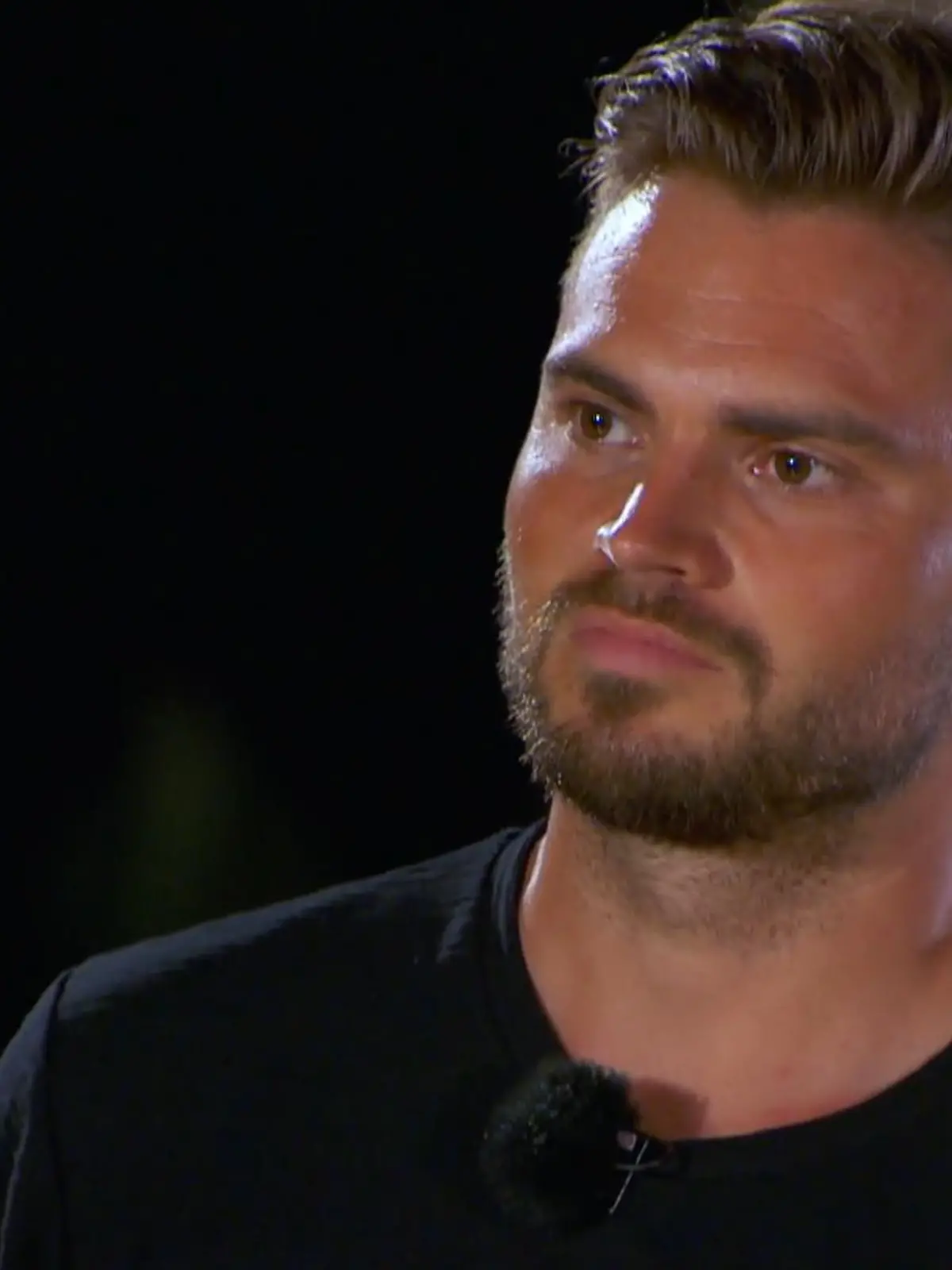 Bild zu: "Johannes Haller serviert Jürgen Milski ab"