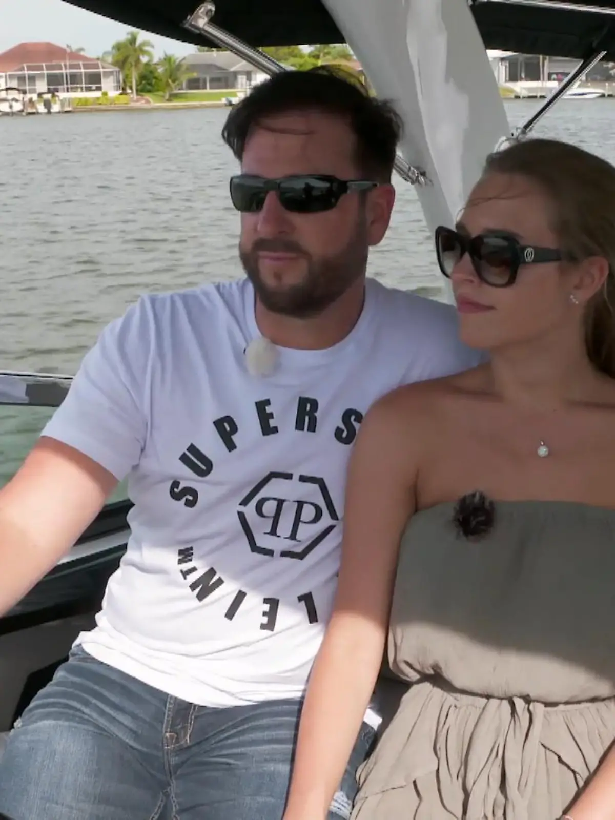 Bild zu: "Der Wendler ist stolzer Besitzer eines Bootes"