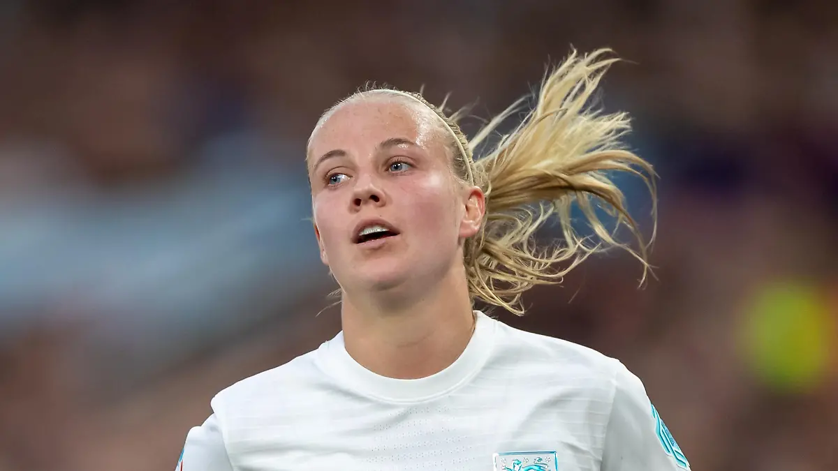 6th July 2022, Old Trafford, Manchester, England: Womens European International football tournament; England versus Austria: Beth Mead of England moves forward with play / action press