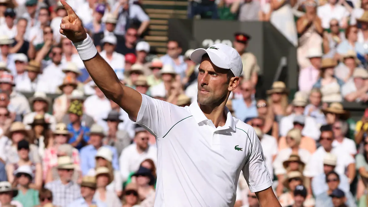 Serbian Novak Djokovic celebrates a point in his Semi-Final match against Great Britain's Cameron Norrie on day twelve of the 2022 Wimbledon championships in London on Friday, July 08, 2022. Djokovic won the match 2-6,6-3,6-2,6-4. Photo by Hugo Philpott/UPI Photo via Newscom/upiphotostwo871829/UPI/Newscom/SIPA/2207082138 / action press