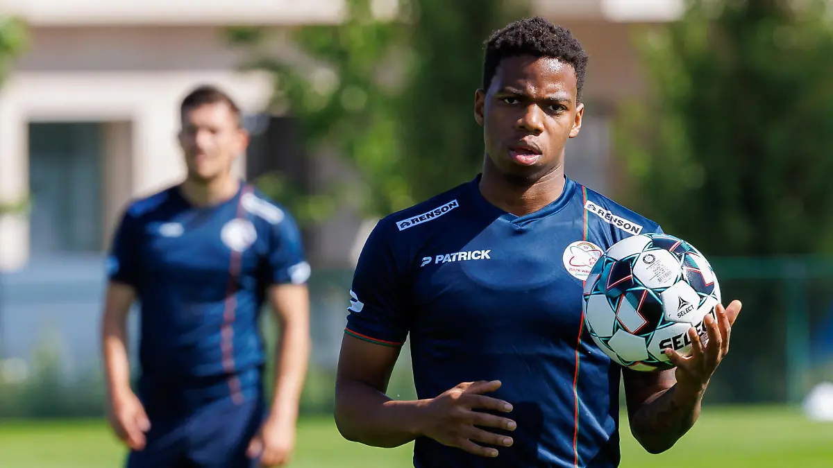 Essevee's new player Charly Musonda pictured during a training session ahead of the 2022-2023 season, of Belgian first division soccer team Zulte Waregem, Wednesday 15 June 2022 in Waregem. BELGA PHOTO KURT DESPLENTER