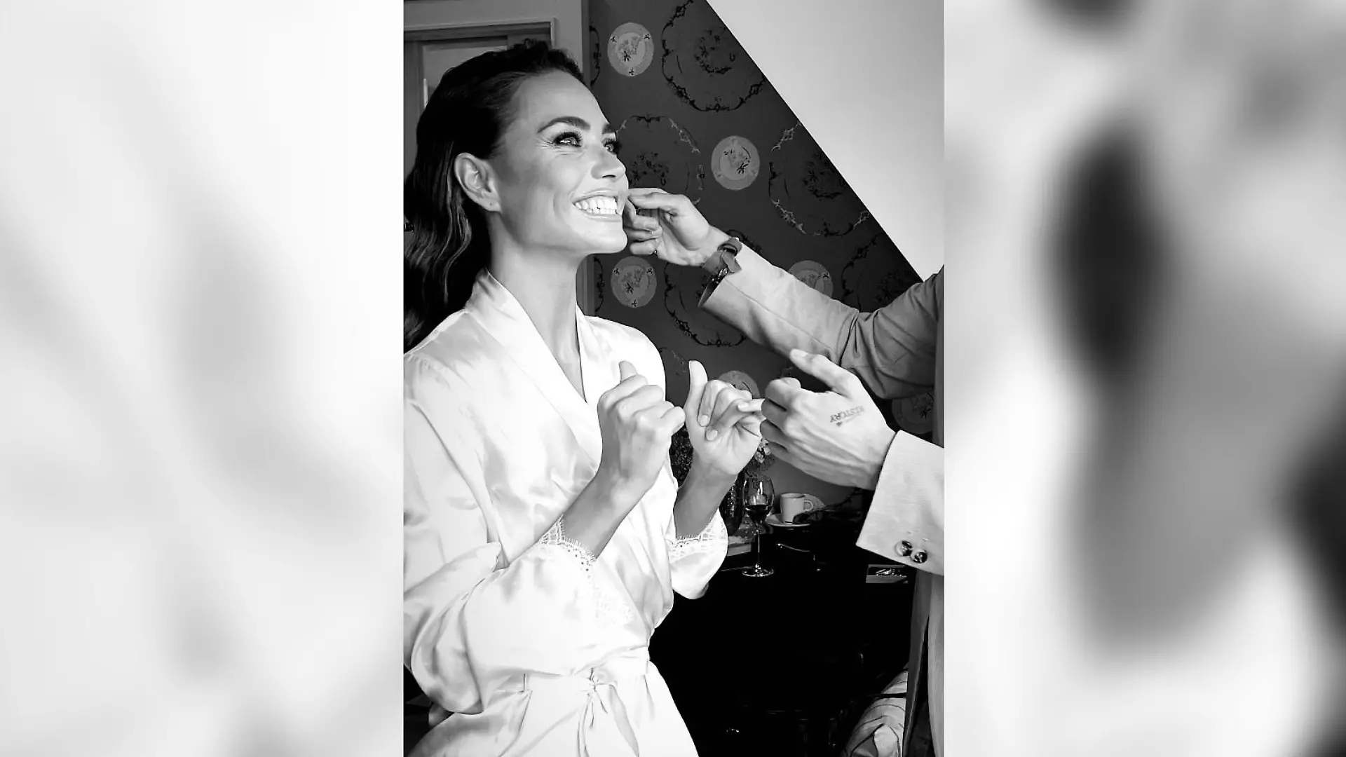 Franca Lehfeldt beim Styling kurz vor ihrer Hochzeit in der St. Severin Kirche von Sylt.