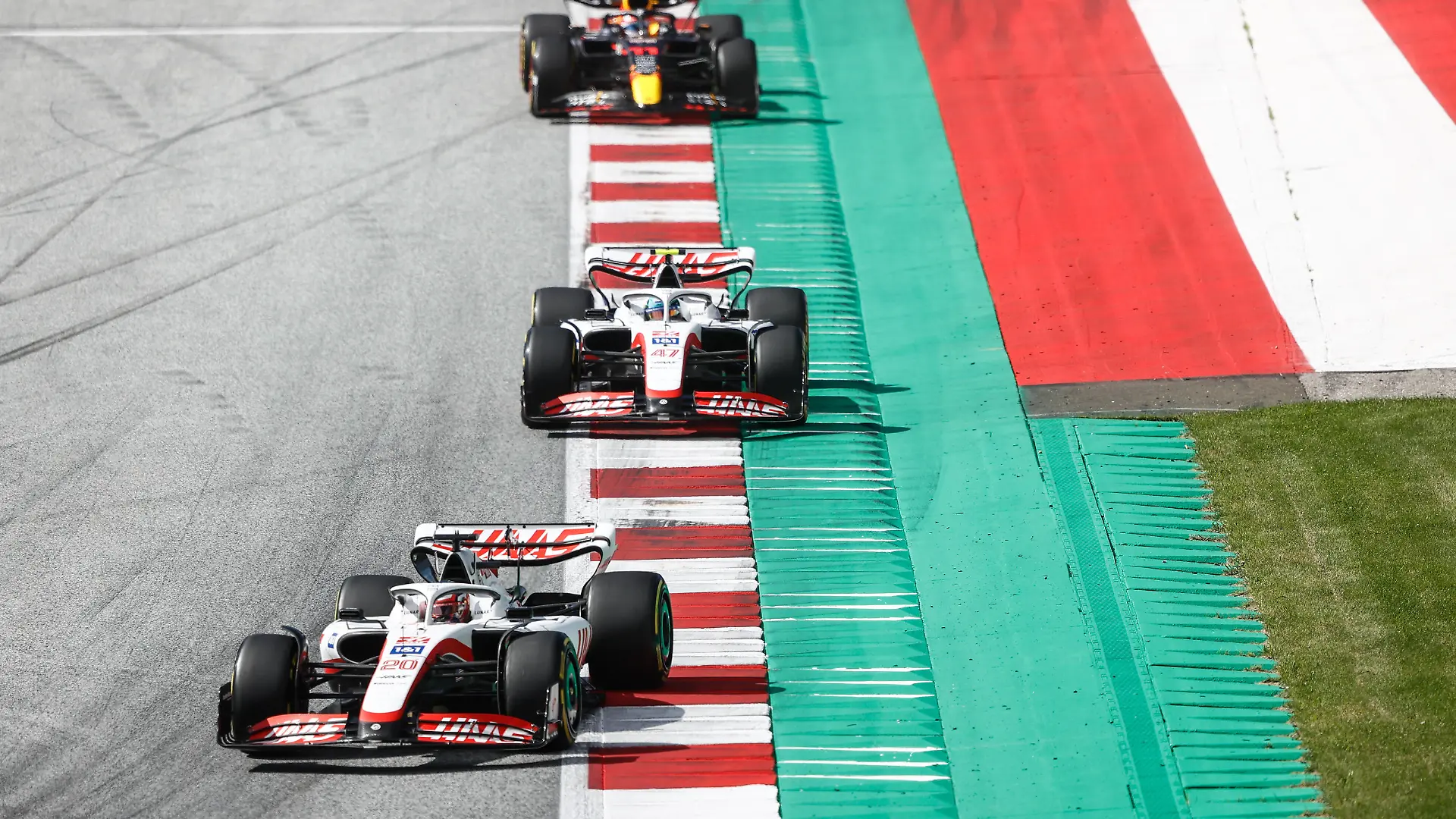 Formula 1 2022: Austrian GP RED BULL RING, AUSTRIA - JULY 09: Kevin Magnussen, Haas VF-22, leads Mick Schumacher, Haas VF-22, and Sergio Perez, Red Bull Racing RB18 during the Austrian GP at Red Bull Ring on Saturday July 09, 2022 in Spielberg, Austria. Photo by Andy Hone / LAT Images Images PUBLICATIONxINxGERxSUIxAUTxHUNxONLY GP2211_093656_ONY7060