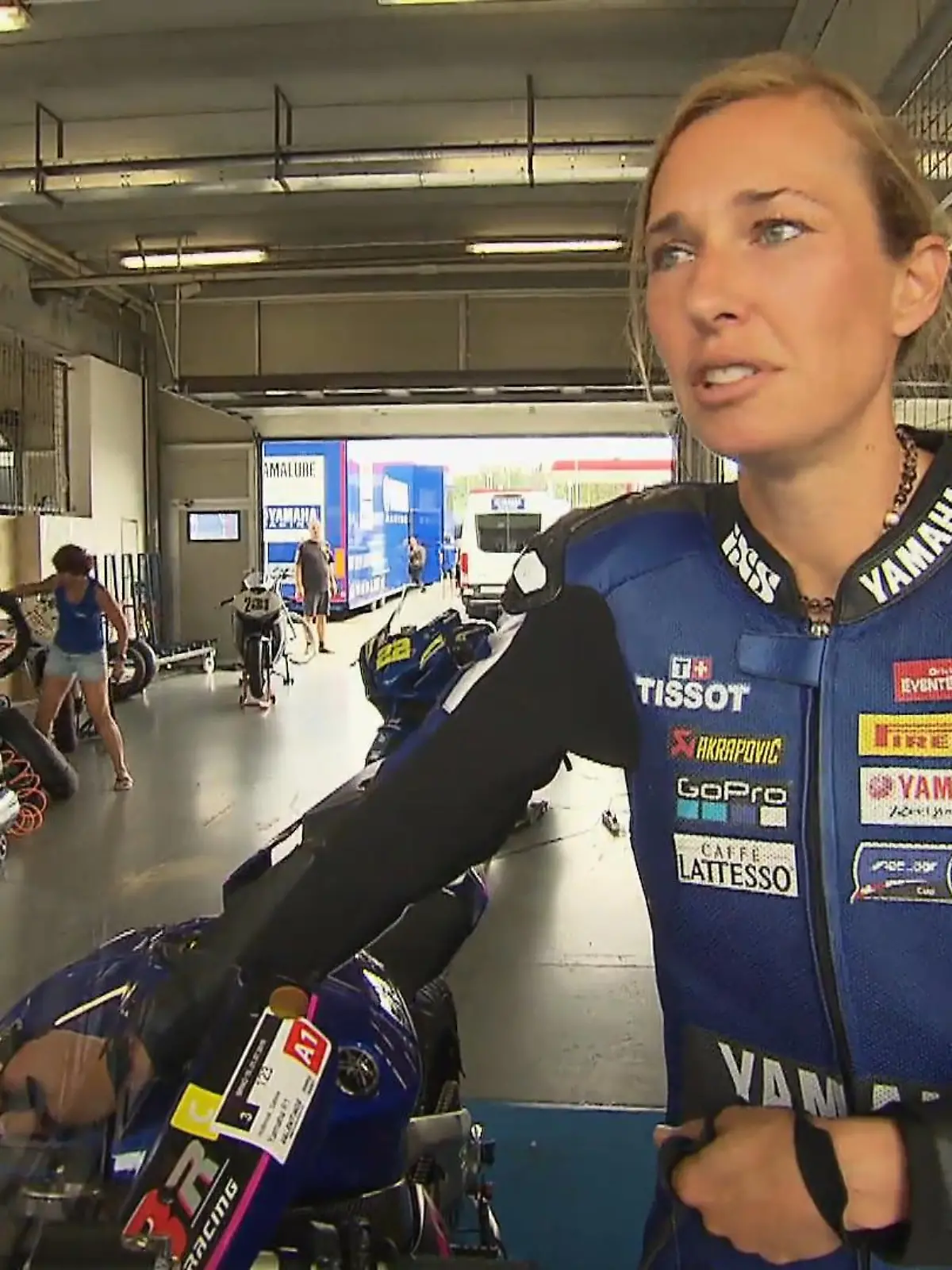 Bild zu: "Es hat angefangen zu Regnen, Sabine ist verzweifelt!"