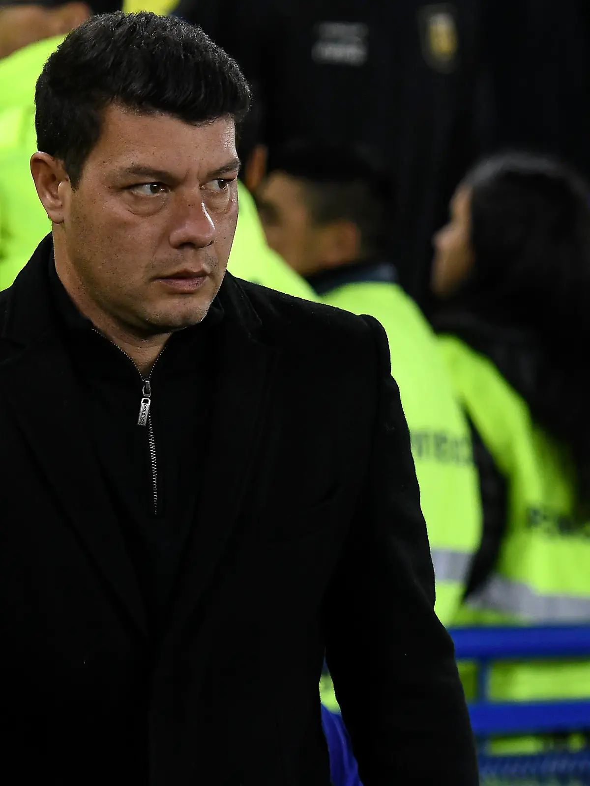 BUENOS AIRES, ARGENTINA - JULY 05: Head coach Sebastián Battaglia of Boca Juniors gestures before a Copa Libertadores round of sixteen second leg match between Boca Juniors and Corinthians at Estadio Alberto J. Armando on July 05, 2022 in Buenos Aires, Argentina. (Photo by Marcelo Endelli/Getty Images)