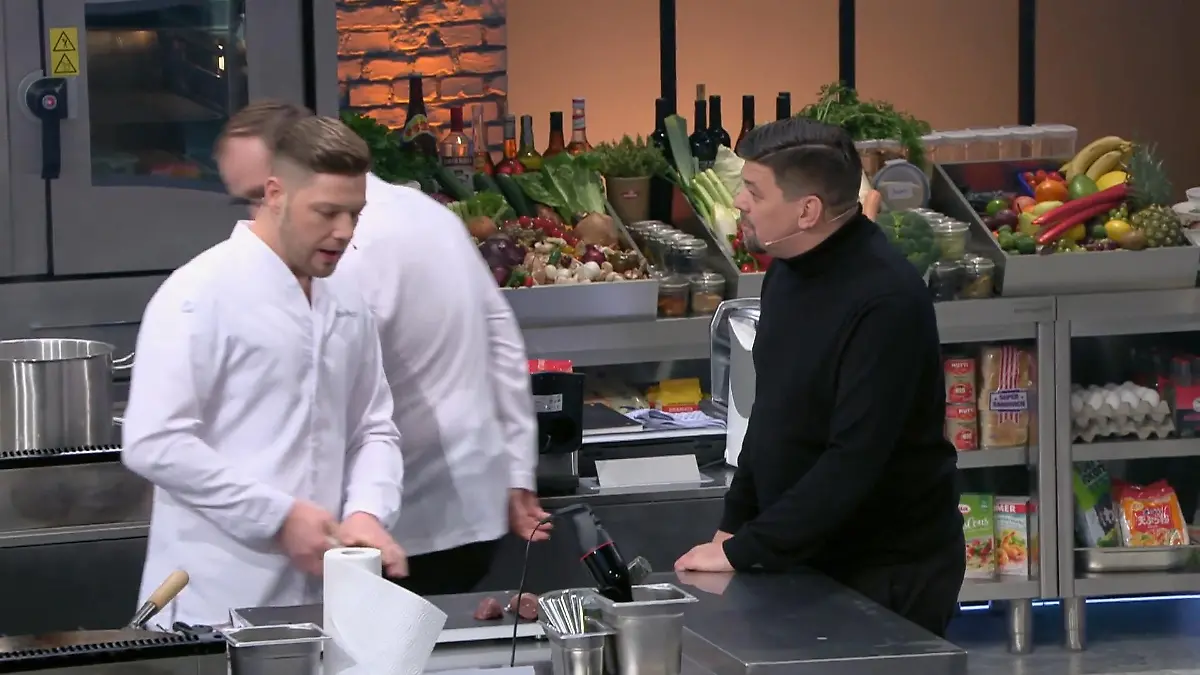 Robin Pietsch begeistert Tim und Tim mit der Wurst Aber einfach ist die Geheimzutat nicht