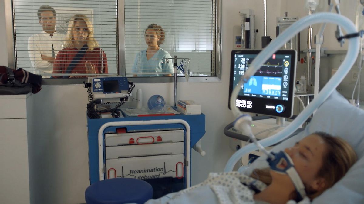 Folge: "Lebenslügen": Was verschweigt die Mutter der Goldblut-Patientin?