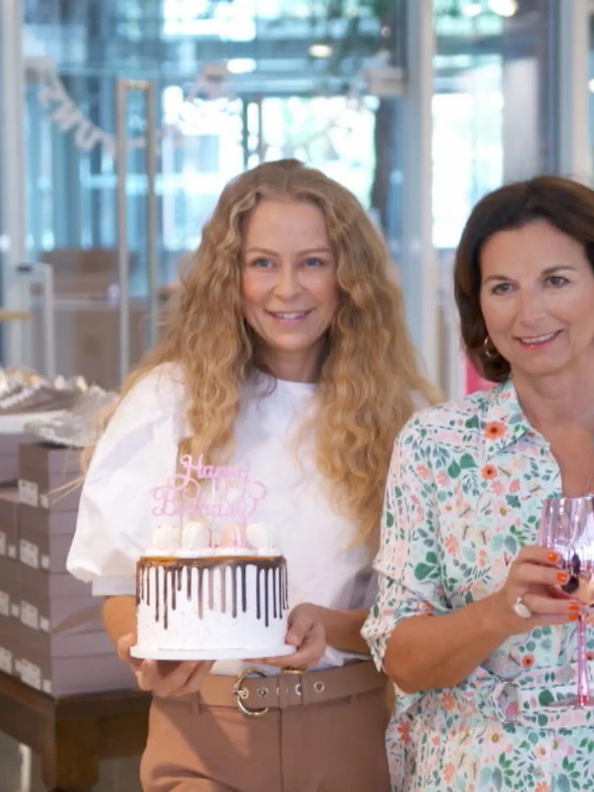 Bild zu: "Claudia Obert schmeißt Geburtstagsparty für Jenny Elvers"