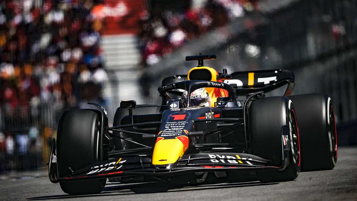01 VERSTAPPEN Max nld, Red Bull Racing RB18, action during the Formula 1 AWS Grand Prix du Canada 2022, 9th round of the 2022 FIA Formula One World Championship, WM, Weltmeisterschaft on the Circuit Gilles Villeneuve, from June 17 to 19, 2022 in Montreal, Canada - F1 - CANADIAN GRAND PRIX 2022 - RACE DPPI/Panoramic PUBLICATIONxNOTxINxFRAxITAxBEL _V2_6428