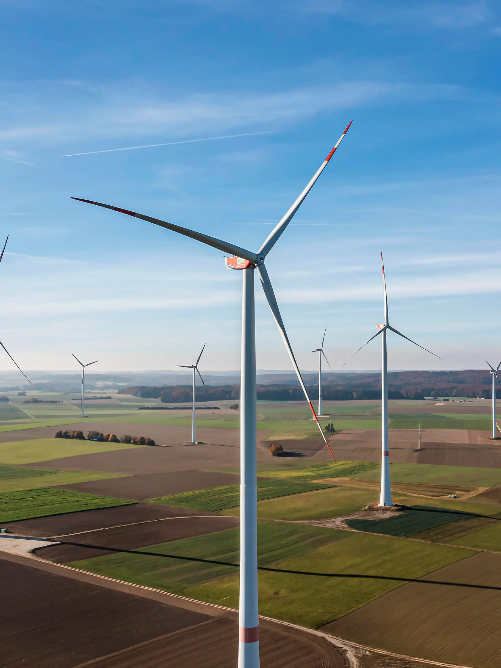  News Themen der Woche KW44 News Bilder des Tages Windpark Tomerdingen der Green Planet Energy auf der Schwäbischen Alb. // 02.11.2021: Deutschland, Baden-Württemberg, Dornstadt. *** Tomerdingen wind farm of Green Planet Energy in the Swabian Alb 02 11 2021 Germany, Baden Württemberg, Dornstadt