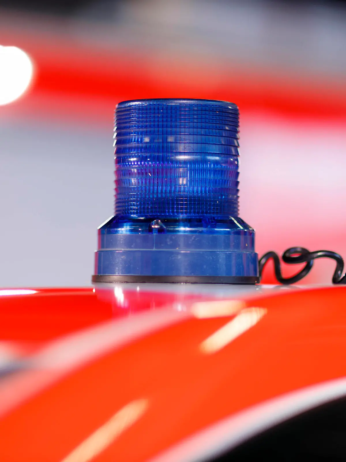  Blaulicht auf einem Feuerwehrauto bei der Präsentation des neuen Logos der Feuerwehr Köln in der Feuerwache an der Gummersbacher Straße. Themenbild, Symbolbild Köln, 28.10.2020 *** Blue light on a fire engine during the presentation of the new logo of the Cologne Fire Department in the fire station at Gummersbacher Straße Theme picture, symbol picture Cologne, 28 10 2020 Foto:xC.xHardtx/xFuturexImage