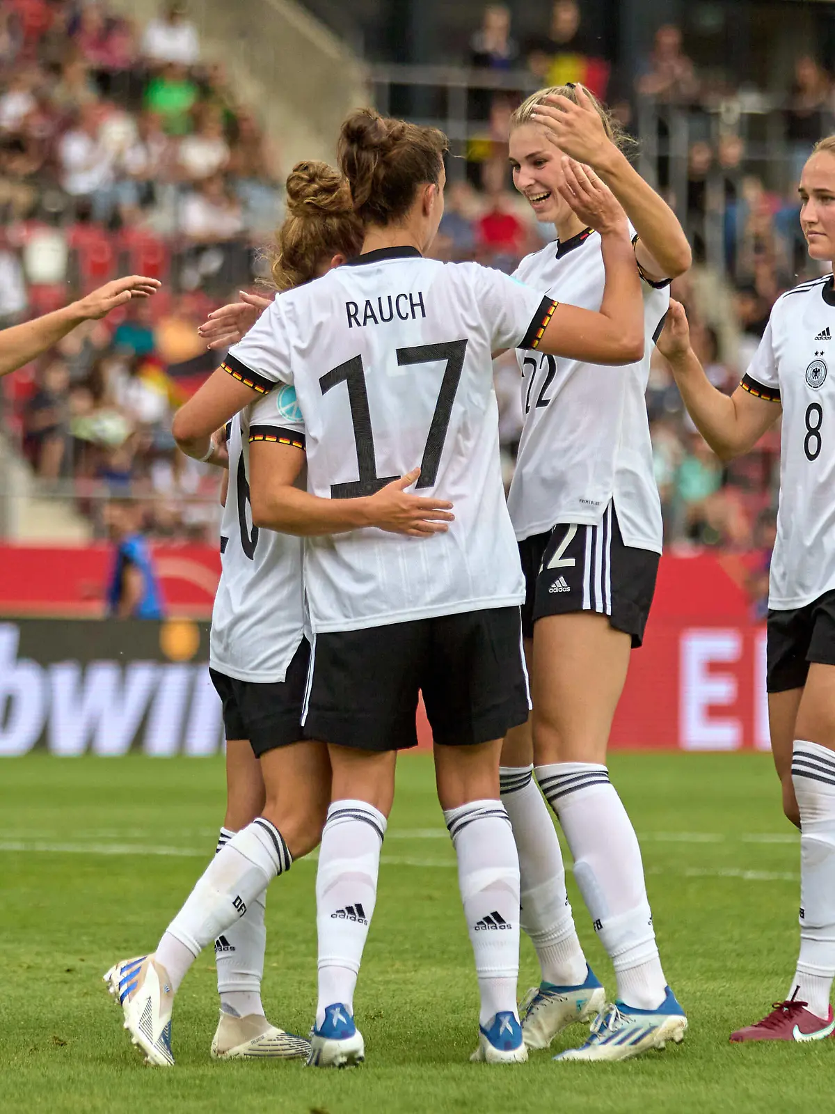  24.06.2022, GER, Frauenfußball, Testspiel, EM-Vorbereitung, 2022, Deutschland - Schweiz Mannschaft, Deutschland, Jubel, Freude Erfurt Steigerwaldstadion Thüringen Deutschland *** 24 06 2022, GER, womens soccer, test match, European Championship preparation, 2022, Germany Switzerland team, Germany, jubilation, joy Erfurt Steigerwaldstadion Thuringia Germany