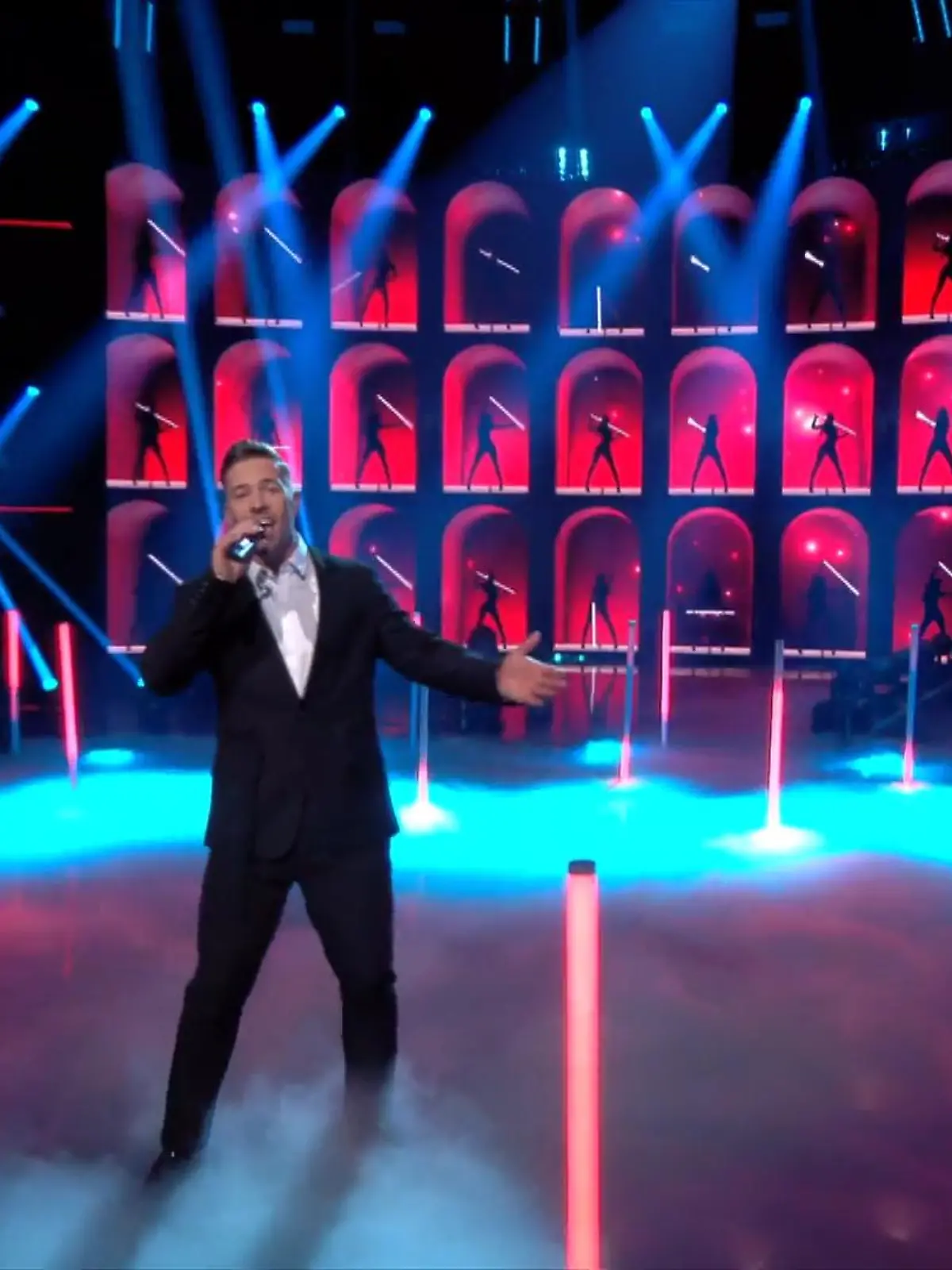 Bild zu: "Ramon Roselly mit dem Finalsong "Eine Nacht""