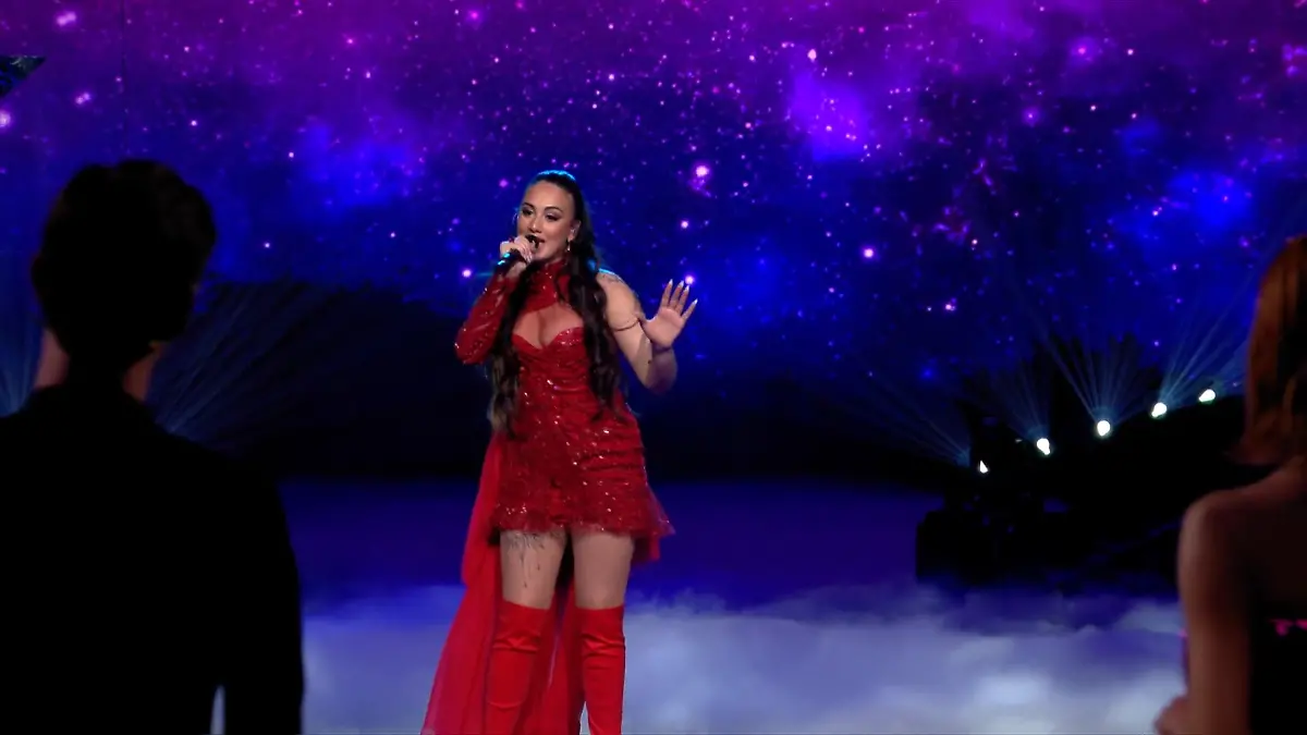 Chiara D'Amico singt ihren Finalsong "Eine Nacht" DSDS 2020: Das große Finale