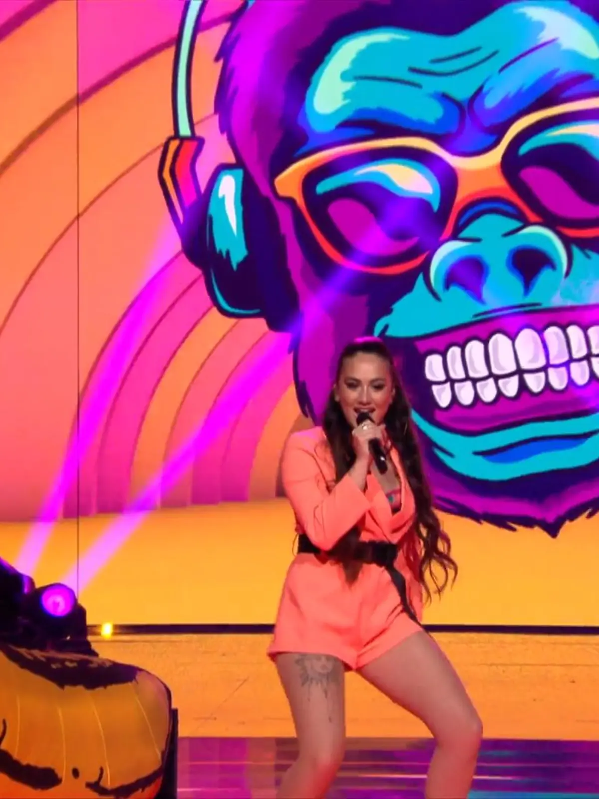 Bild zu: "Chiara D'Amico lässt ihren "Dance Monkey" raus"