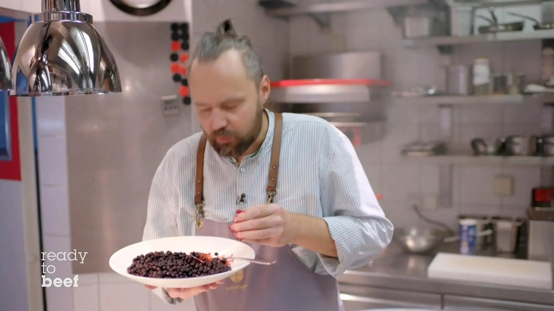 Mario Lohninger hat sich für Schwarzbeeren entschieden Seine geheime Zutat bei "ready to beef!"