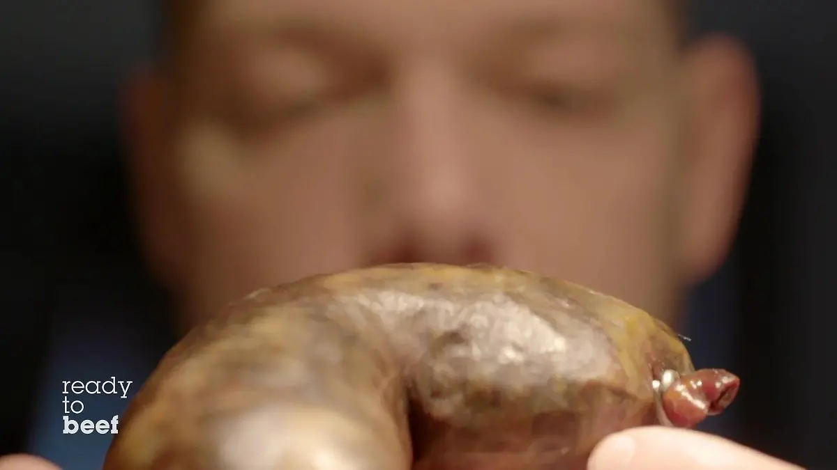 Robin Pietsch hat Grützwurst mitgebracht Die geheime Zutat bei "ready to beef!"